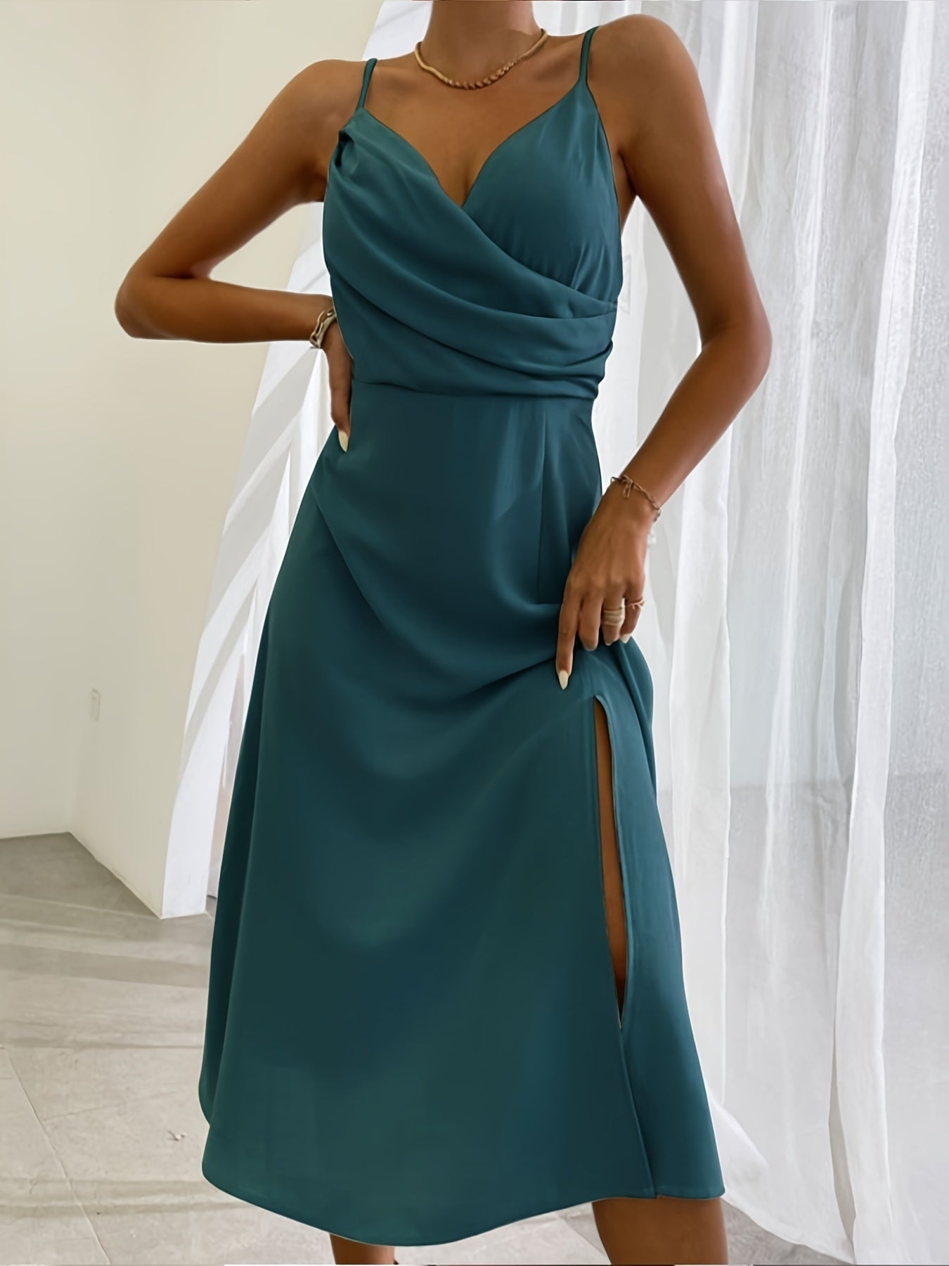 Robe à Bretelles avec Fente en V - Mode d'Été Sexy et Slim pour Femmes