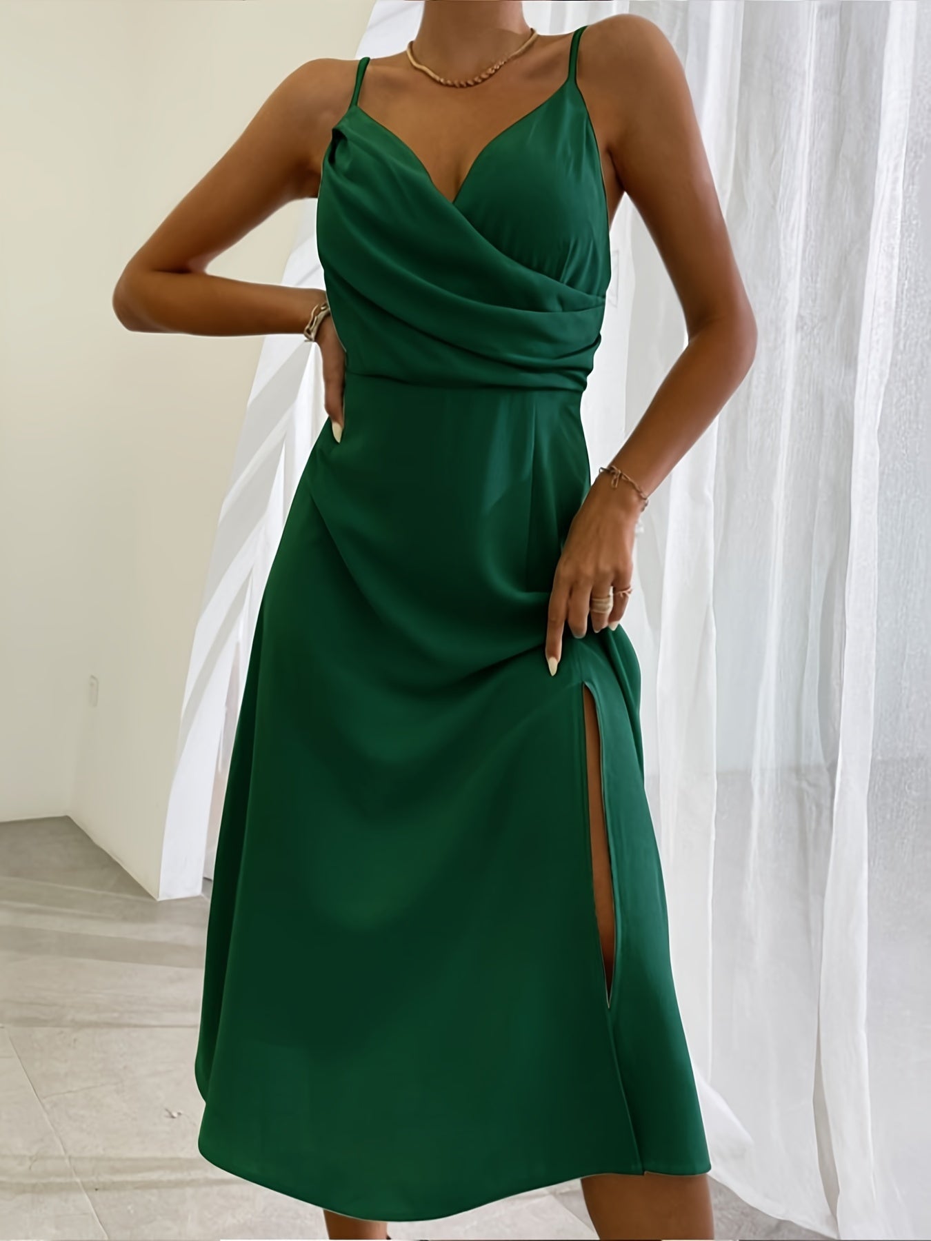 Robe à Bretelles avec Fente en V - Mode d'Été Sexy et Slim pour Femmes